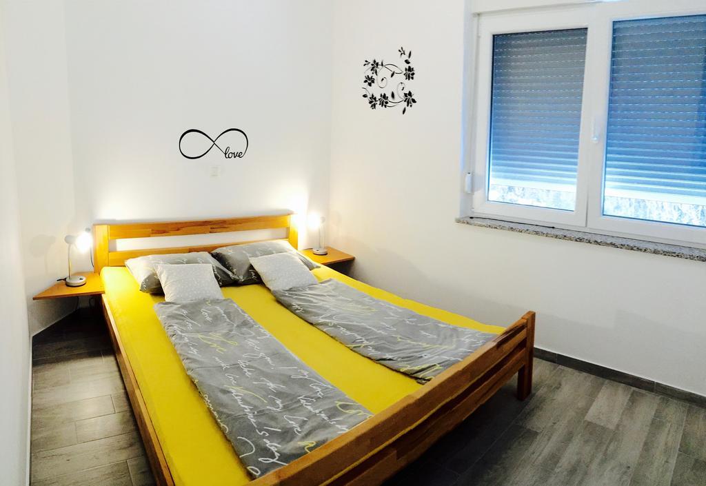 קריקווניצה Apartment Dvorska מראה חיצוני תמונה